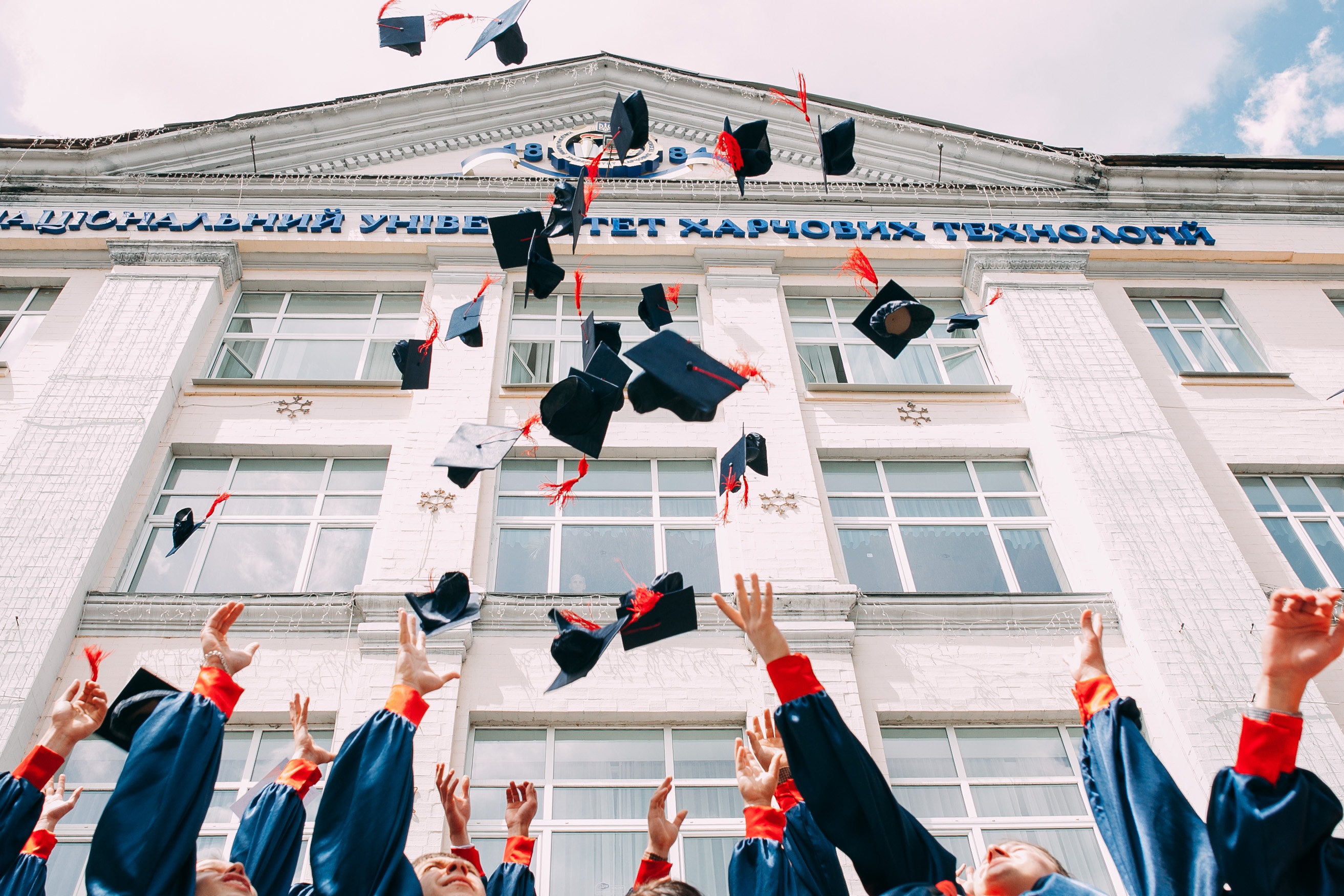 Top 7 Books for Every College Freshman